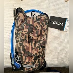 NWT Camo CamelBak 1.5L
